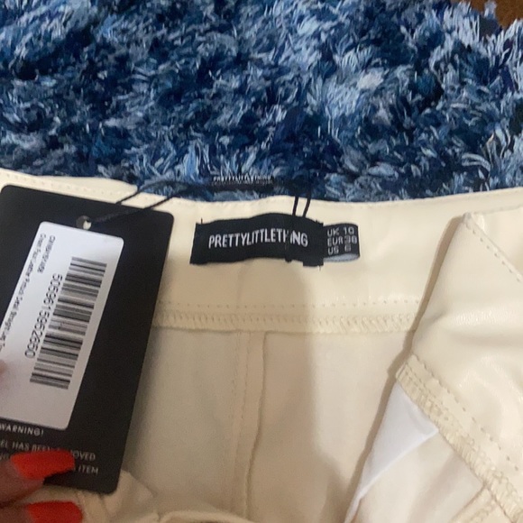 PrettyLittleThing Cream Pleated Pants - Picture 3 of 6